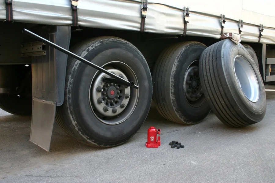 The Role Of Towing Services In Safe Tire Change Assistance in New Carrollton, MD